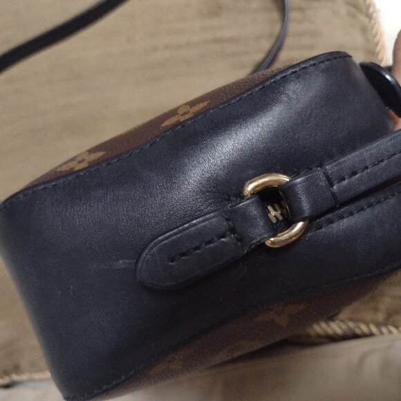 Beautiful and Rare Louis Vuitton Saintonge Noir Camera bag✨ - Picture 8 of 16